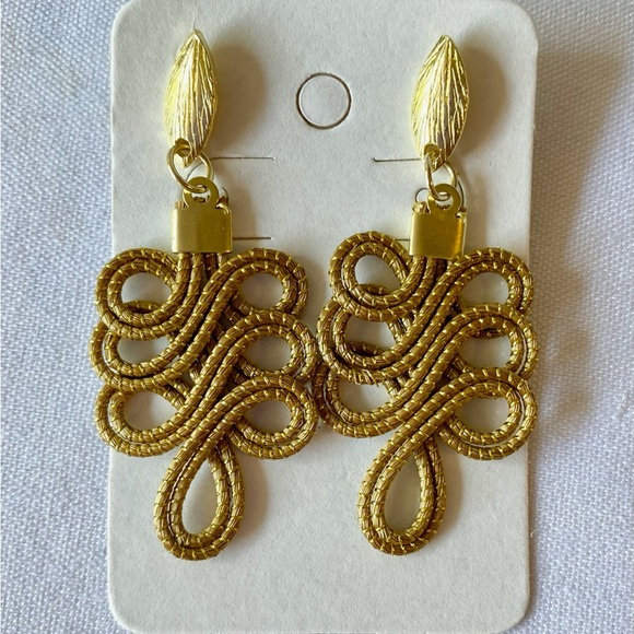 Rare Golden Grass Earrings - Picture 3 of 14